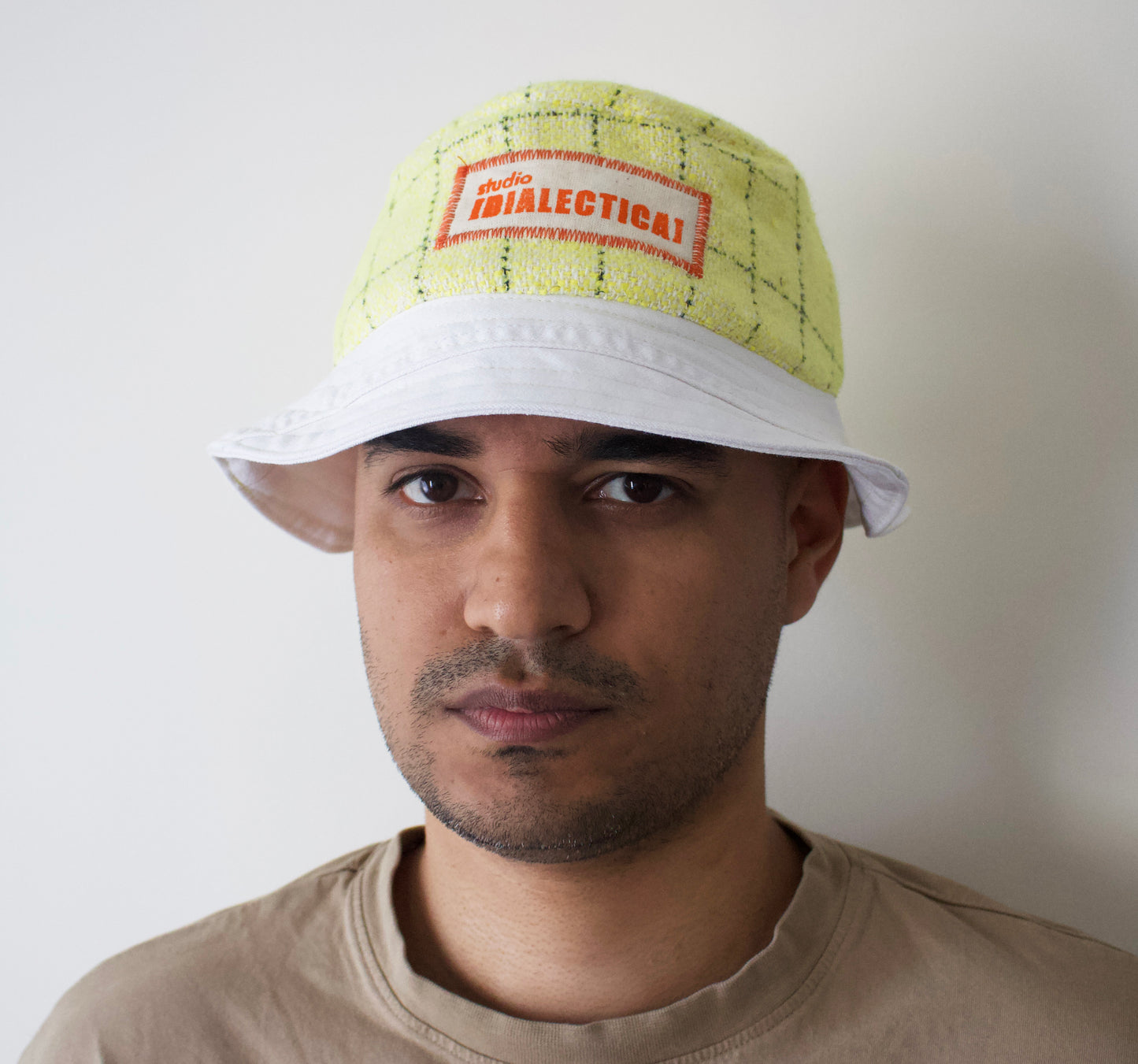 Clueless Remix Bucket Hat (white)